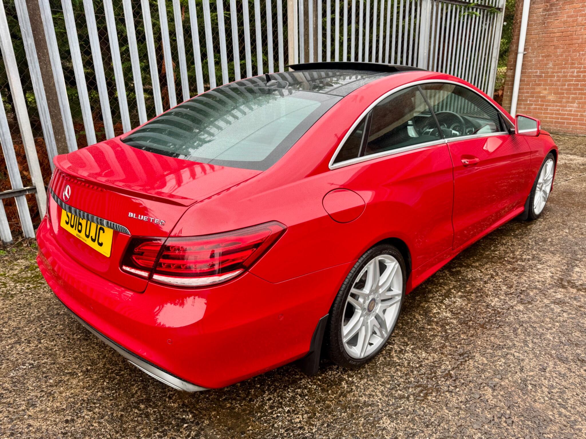 2016 MERCEDES E Class 2.1 E220d BlueTEC AMG Line G-Tronic+ Euro 6 (s/s) 2dr - vehicle photo 4 for sale on PureCar