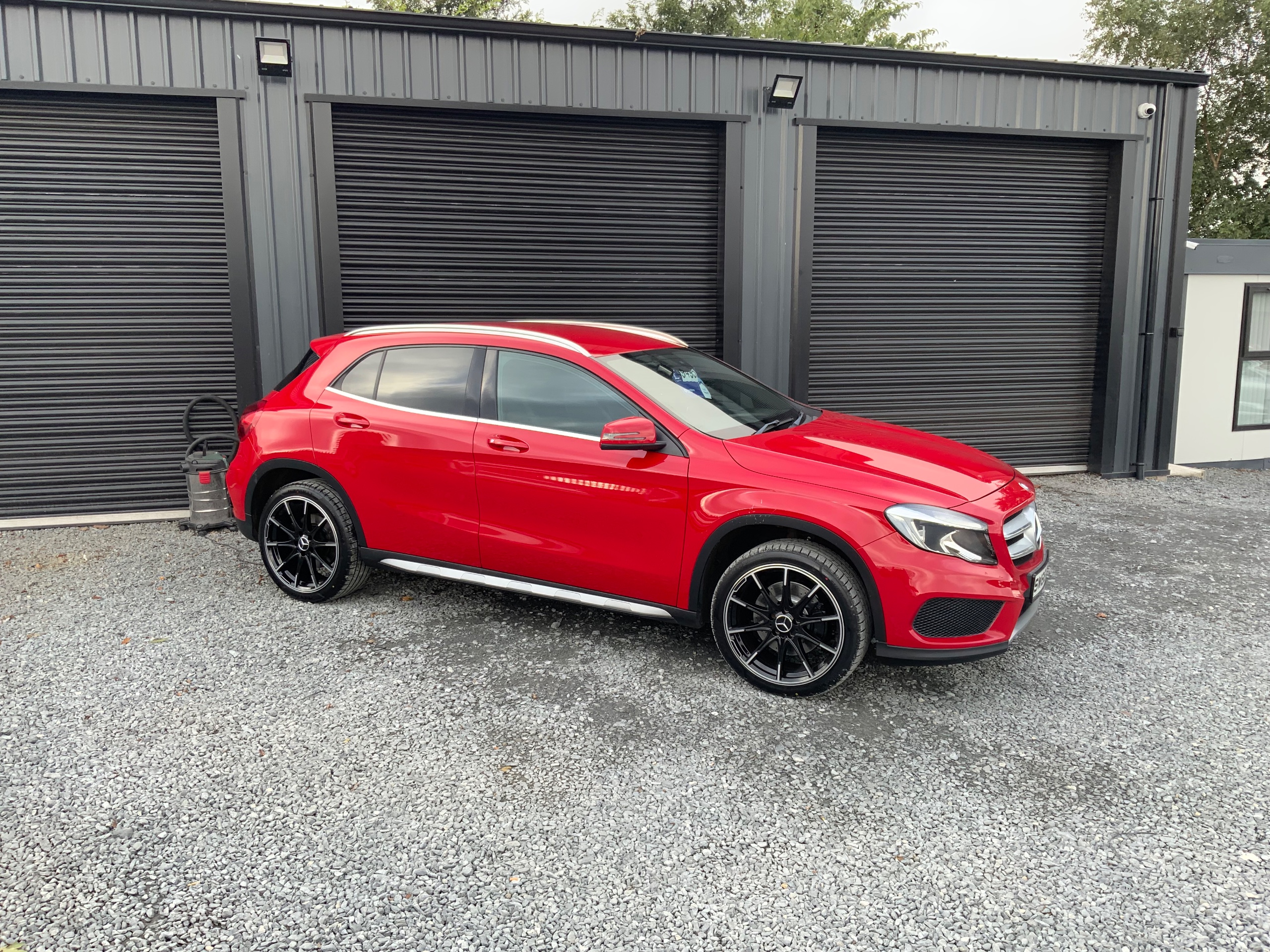 2016 MERCEDES GLA 2.1 GLA220d AMG Line SUV 5dr Diesel 7G-DCT 4MATIC Euro 6 (s/s) (177 ps) - vehicle photo 2 for sale on PureCar