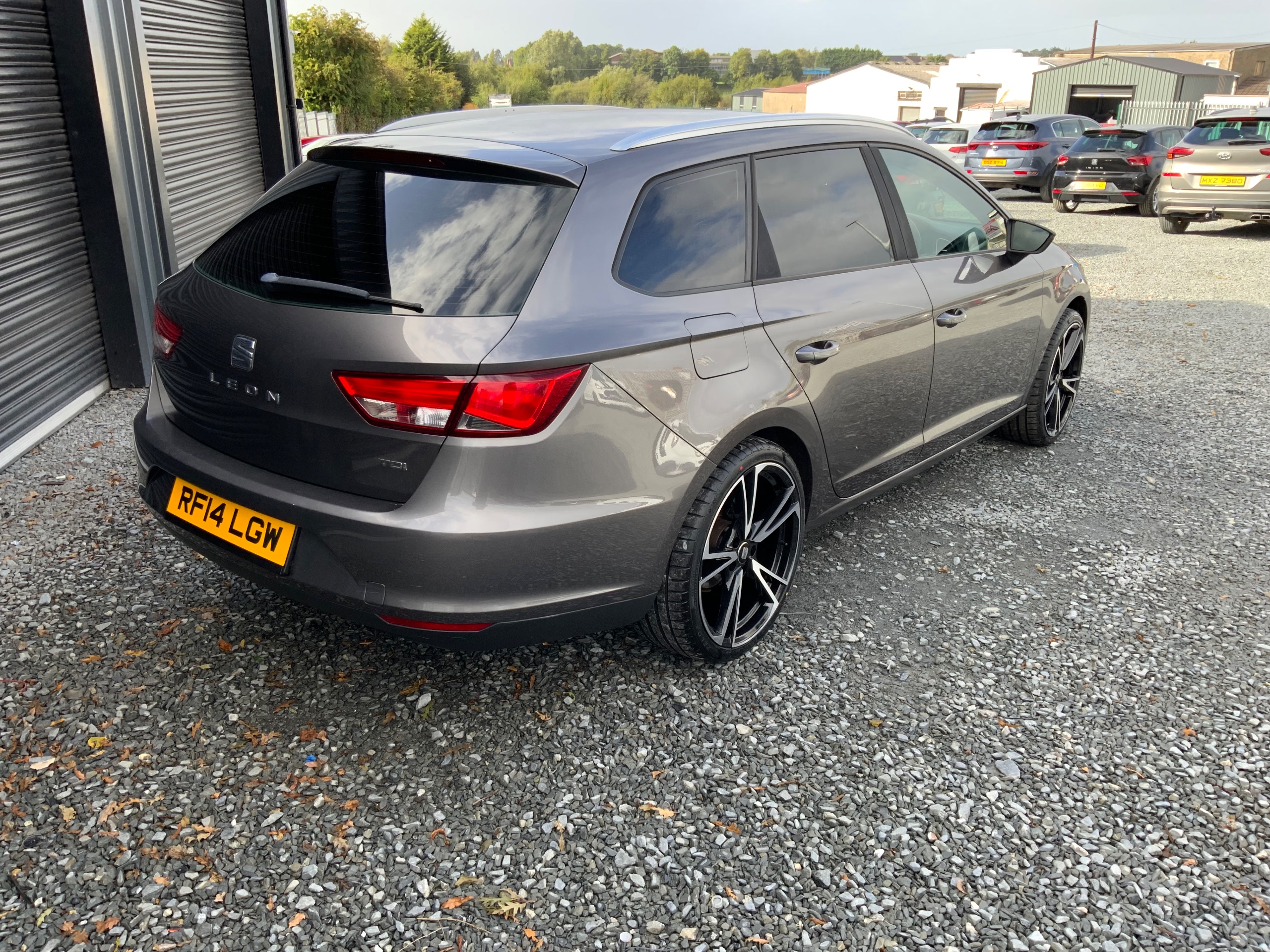 2014 SEAT Leon 1.6 TDI CR SE Sport Tourer 5dr Diesel DSG Euro 5 (s/s) (105 ps) - vehicle photo 2 for sale on PureCar