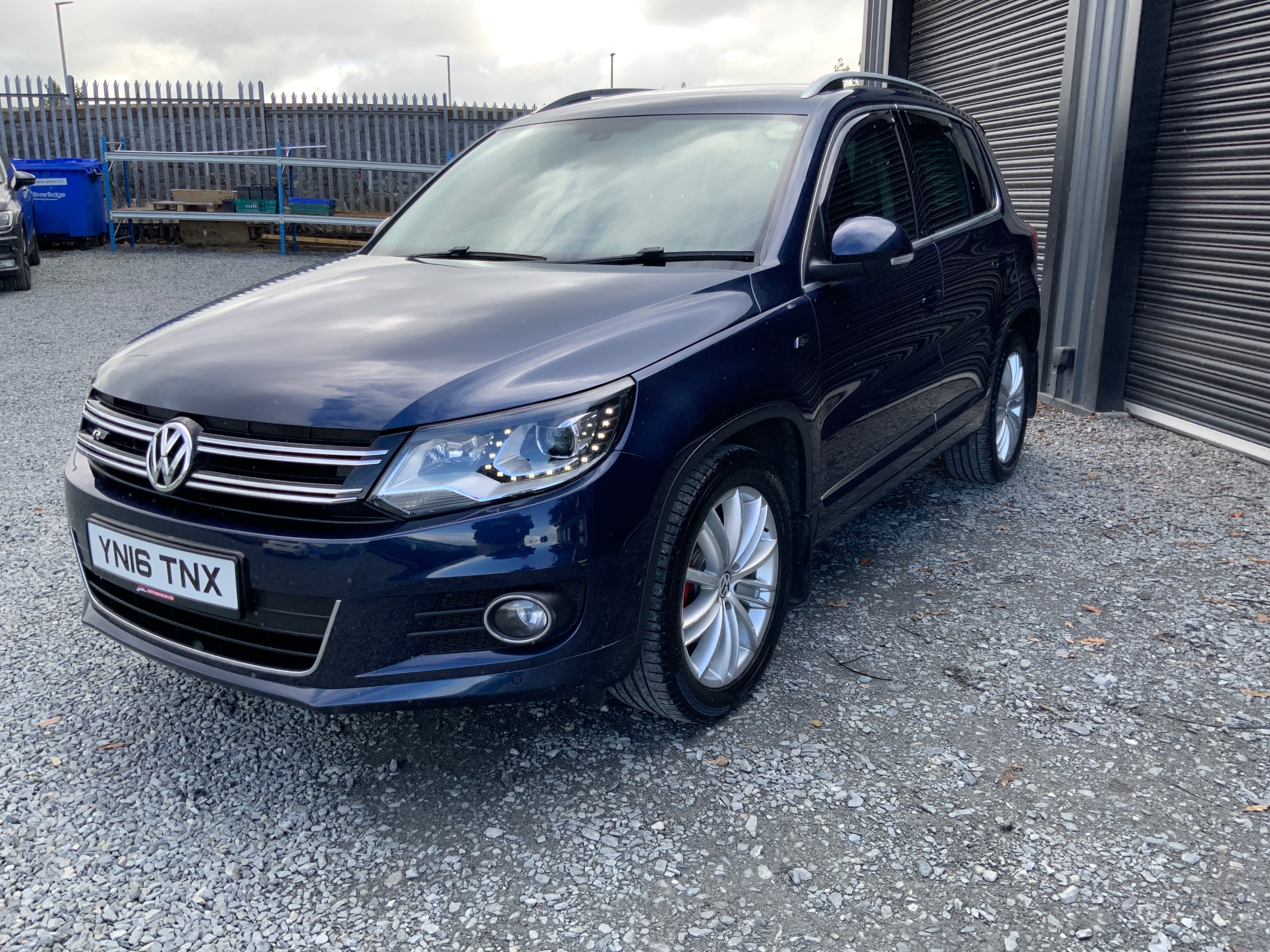 2016 Volkswagen Tiguan 2.0 TDI BlueMotion Tech Match Edition SUV 5dr Diesel Manual 2WD Euro 6 (s/s) (150 ps) - vehicle photo 2 for sale on PureCar
