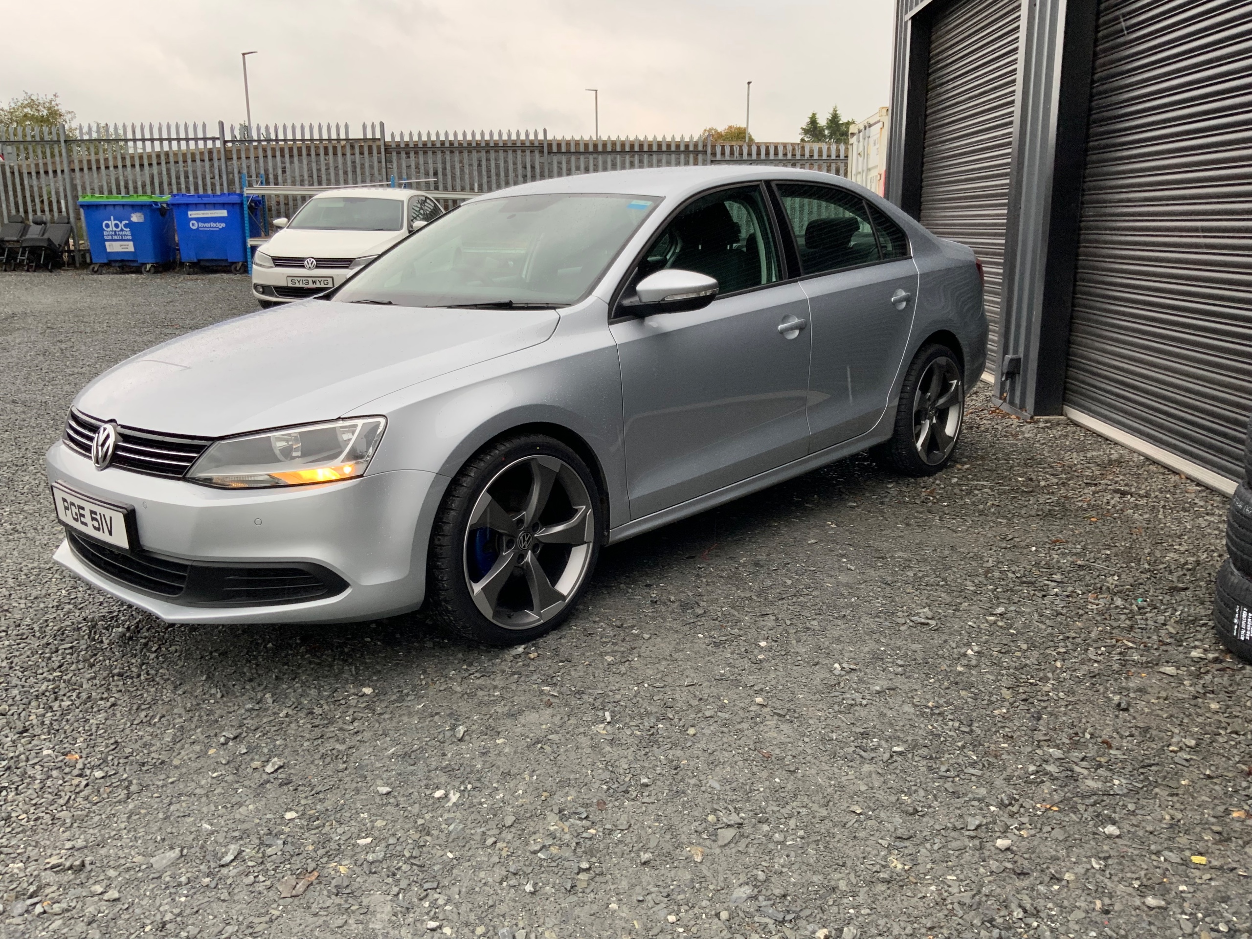 2014 Volkswagen Jetta 1.6 TDI BlueMotion Tech SE Saloon 4dr Diesel Manual Euro 5 (s/s) (105 ps) - vehicle photo 4 for sale on PureCar