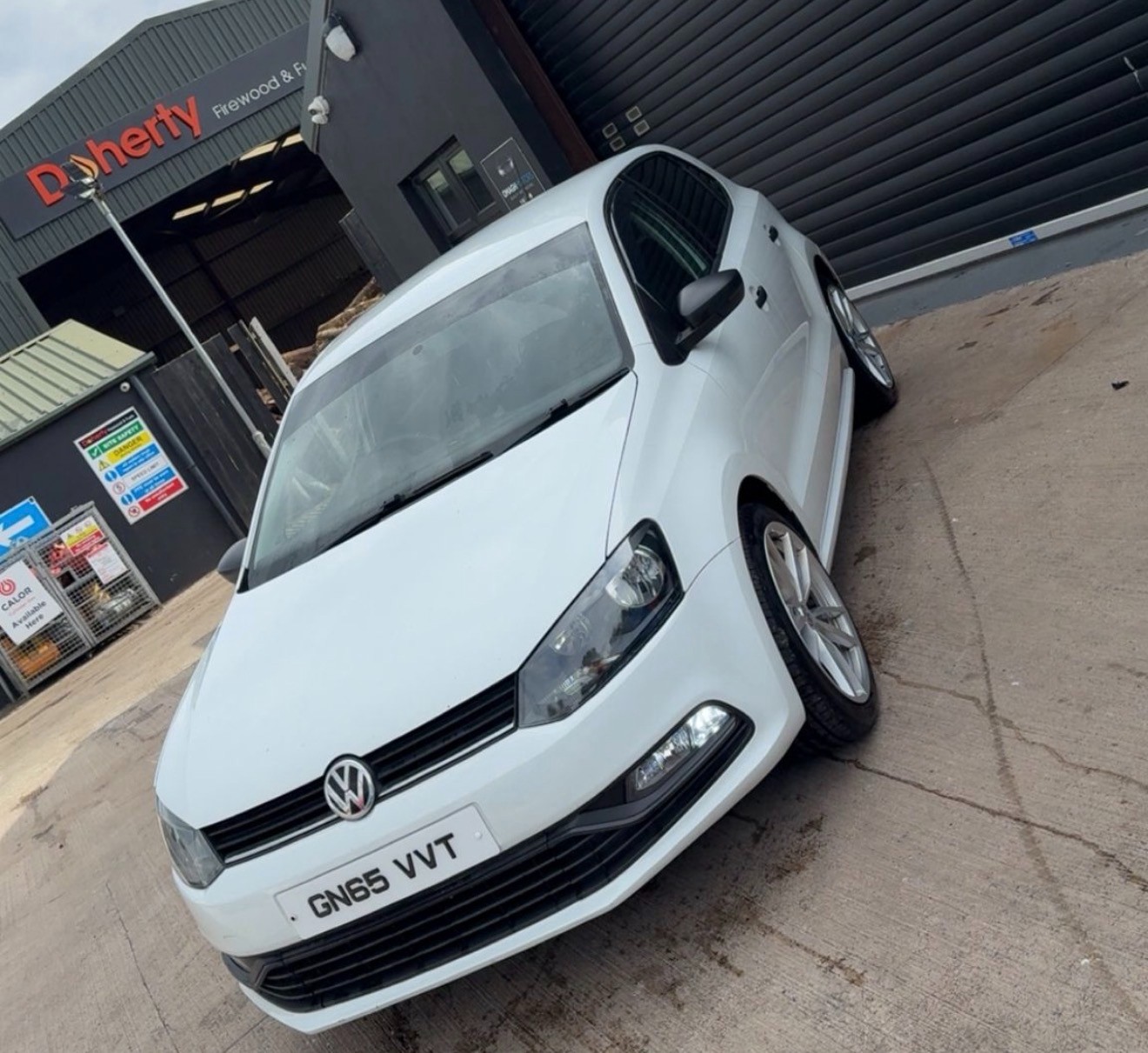 2015 Volkswagen Polo 1.0 BlueMotion Tech S Hatchback 5dr Petrol Manual Euro 6 (s/s) (A/C) (60 ps) - vehicle photo 3 for sale on PureCar