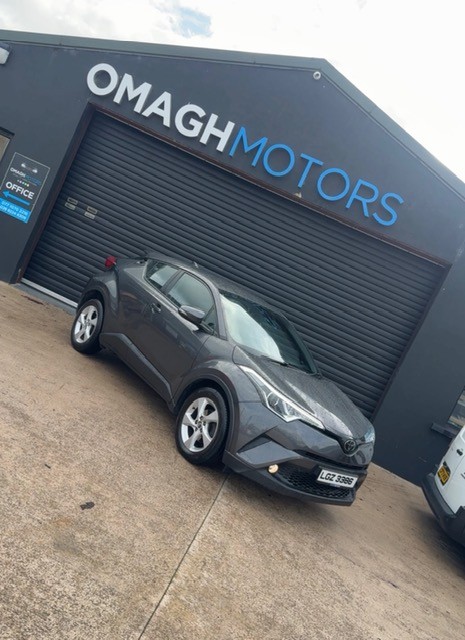 2018 Toyota C-HR 1.2 VVT-i Icon SUV 5dr Petrol Manual Euro 6 (s/s) (116 ps) - vehicle photo 2 for sale on PureCar