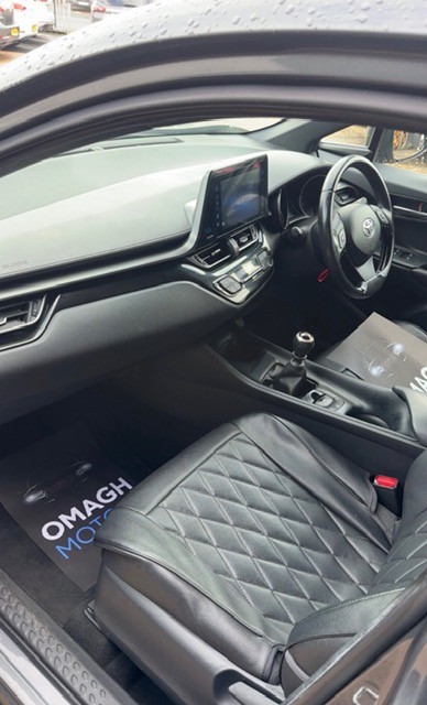 2018 Toyota C-HR 1.2 VVT-i Icon SUV 5dr Petrol Manual Euro 6 (s/s) (116 ps) - vehicle photo 4 for sale on PureCar