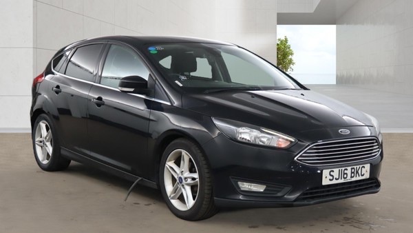 Black 2016 Ford Focus Estate Front-wheel drive Manual