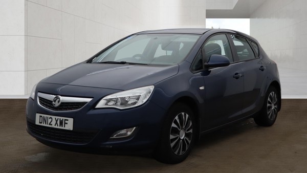Blue 2012 Vauxhall Astra 1.6 Exclusiv Hatchback Hatchback Front-wheel drive Manual