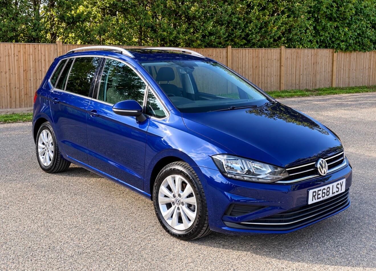 Volkswagen Golf Sv