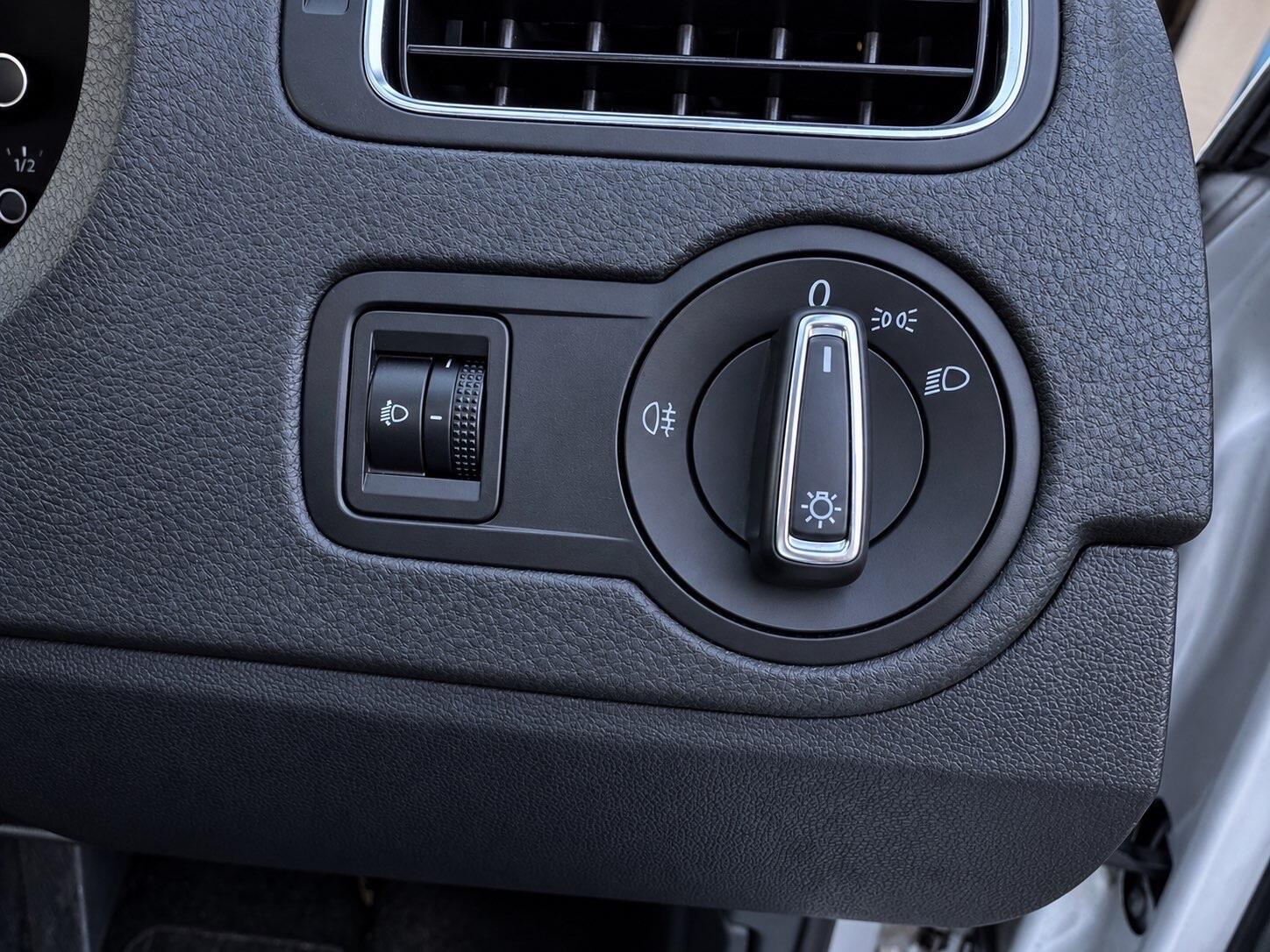 2016 16 VOLKSWAGEN POLO