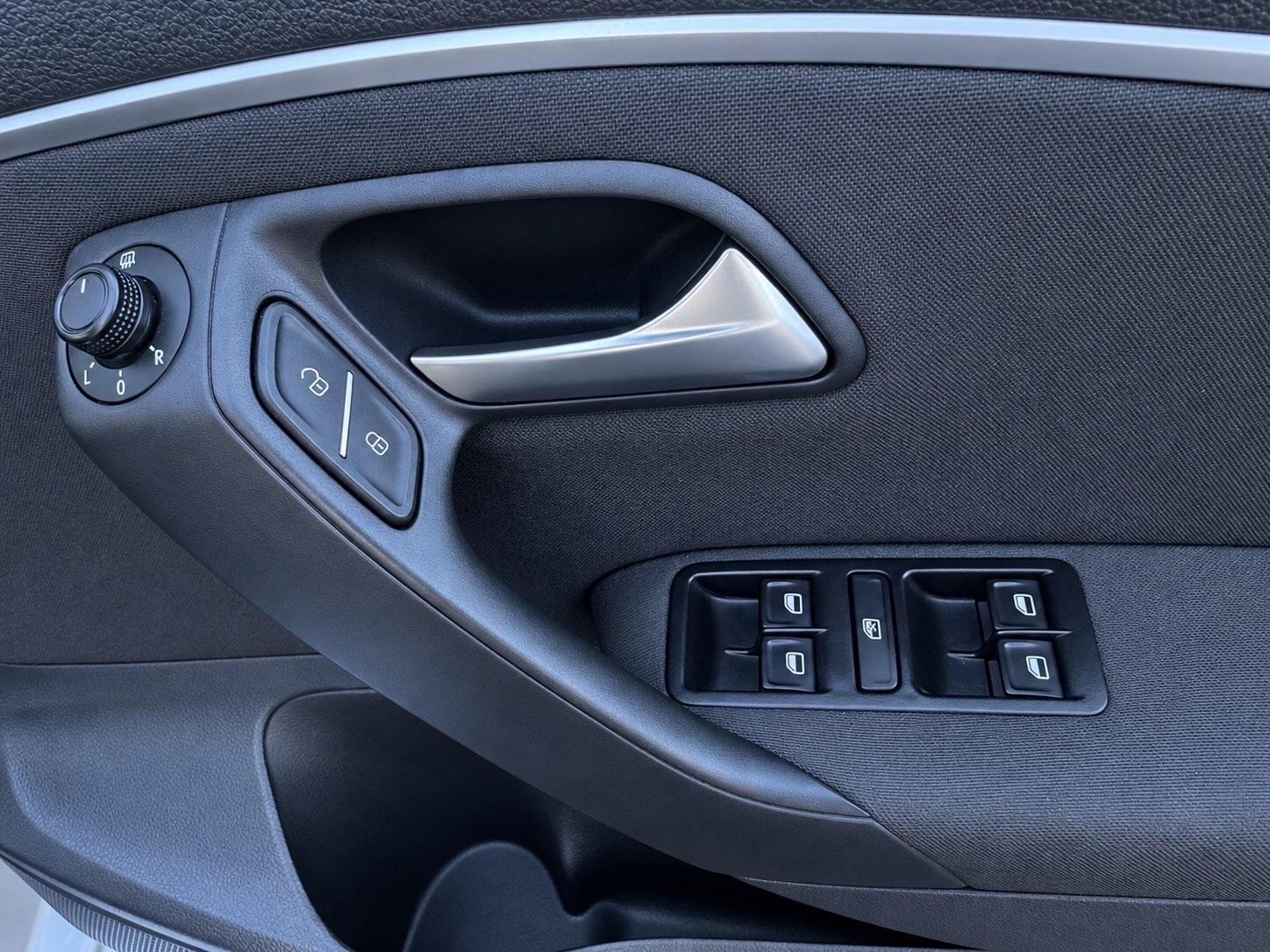 2016 16 VOLKSWAGEN POLO