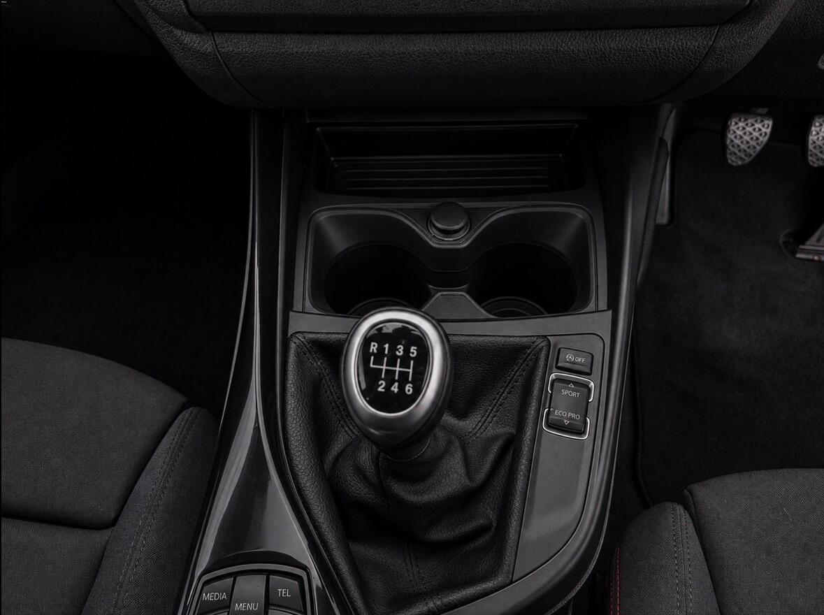 2015 15 BMW 1 SERIES