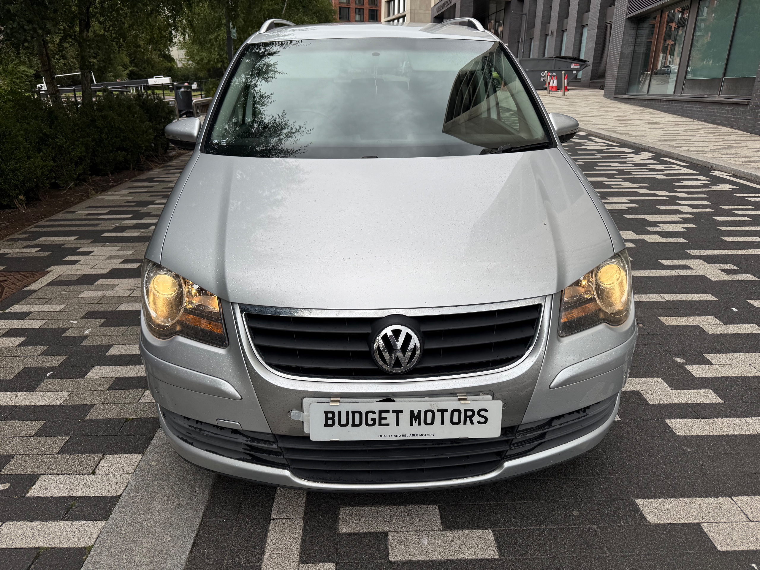 Silver 2010 Volkswagen Touran MPV Front-wheel drive Manual