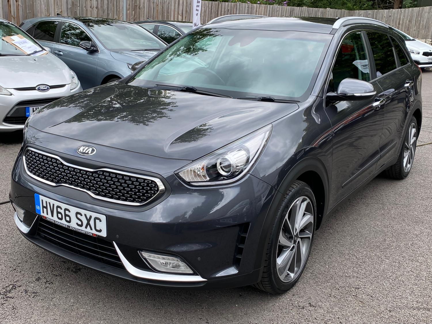 Kia Niro 3 5-Door 2016