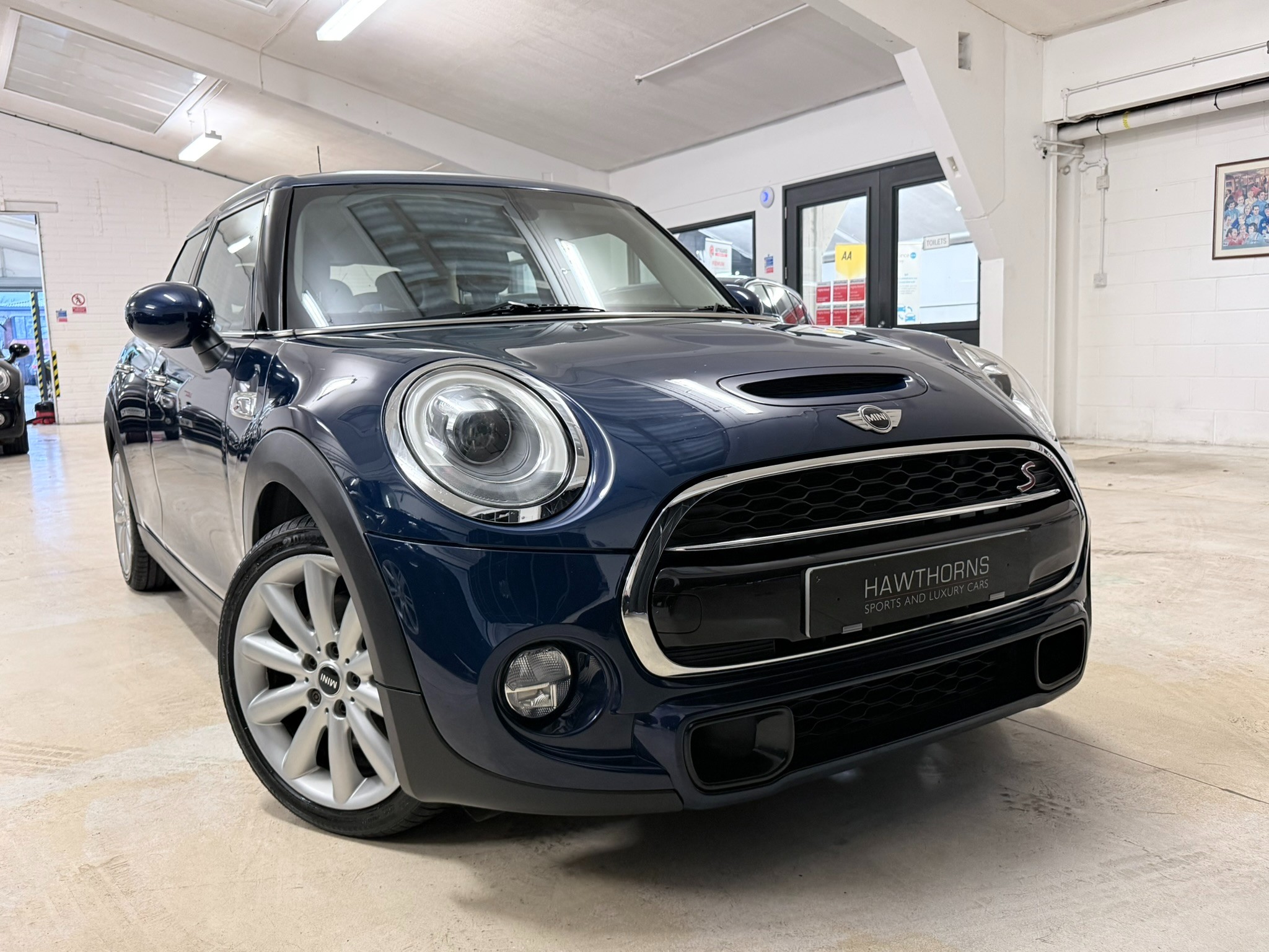 2017 MINI Mini 2.0 Cooper S (s/s) Hatchback 5d Sport Auto