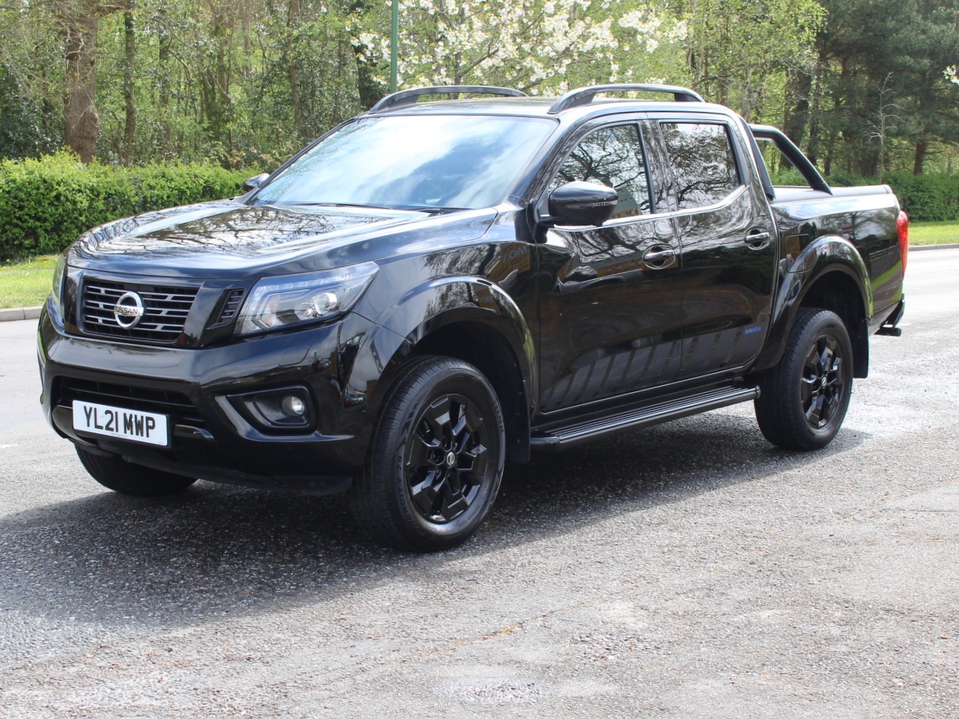 2021 Nissan Navara 2.3dCi TT N-Guard (8 Navi)(Leather)(Sunroof) auto