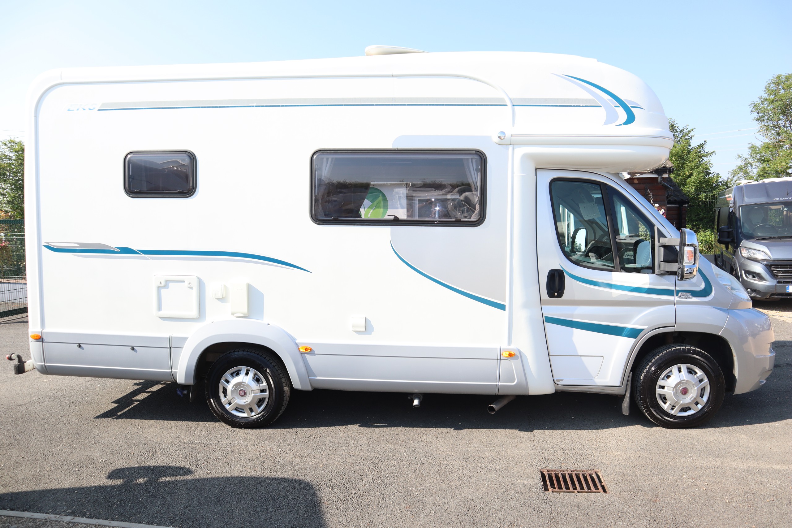 2011 Auto-Trail Tracker EKS Lo-Line Tracker EKS, , 2 Belts, MOT, 12 Months Warranty, Habitation Check