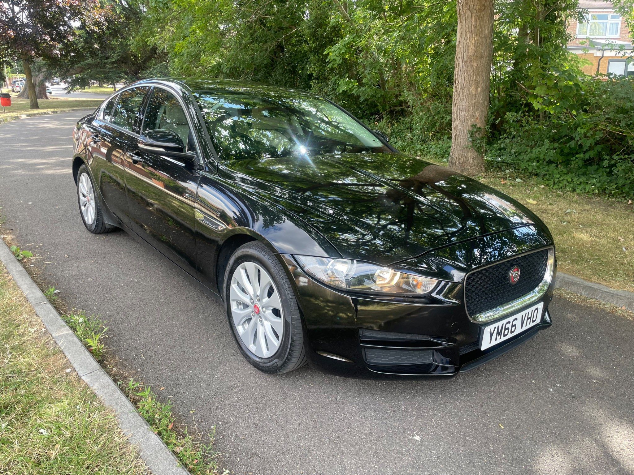 Jaguar XE SE 4-Door 2017