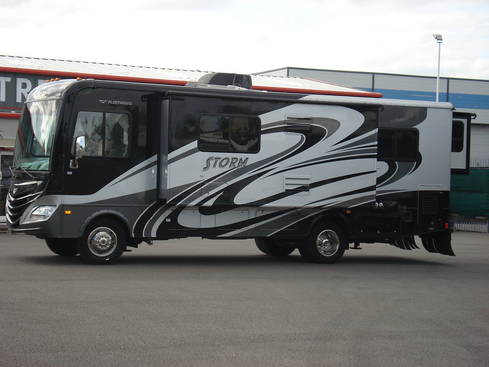 Fleetwood Storm 28F american motorhome rv 2013