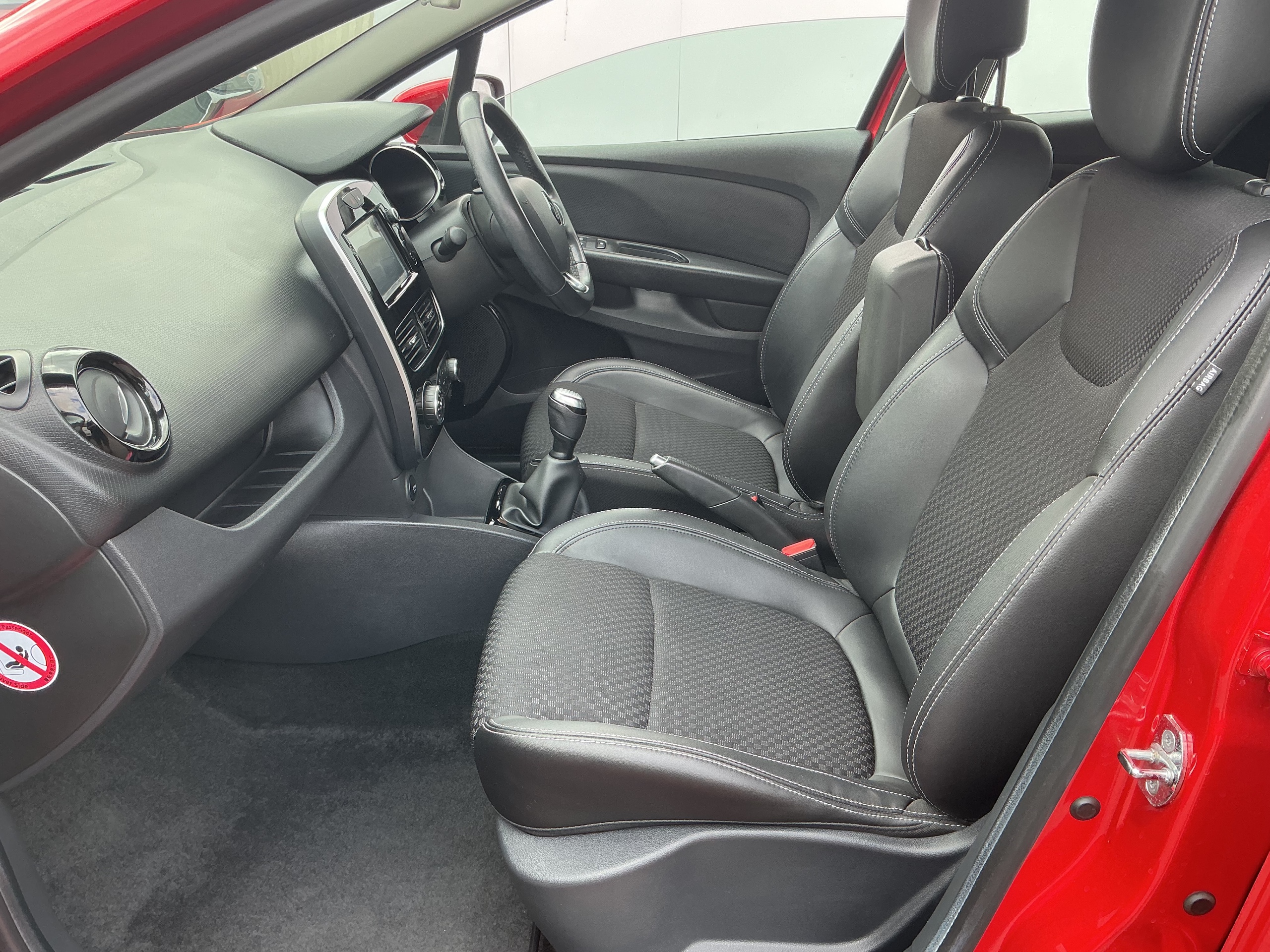 2018 18 RENAULT CLIO