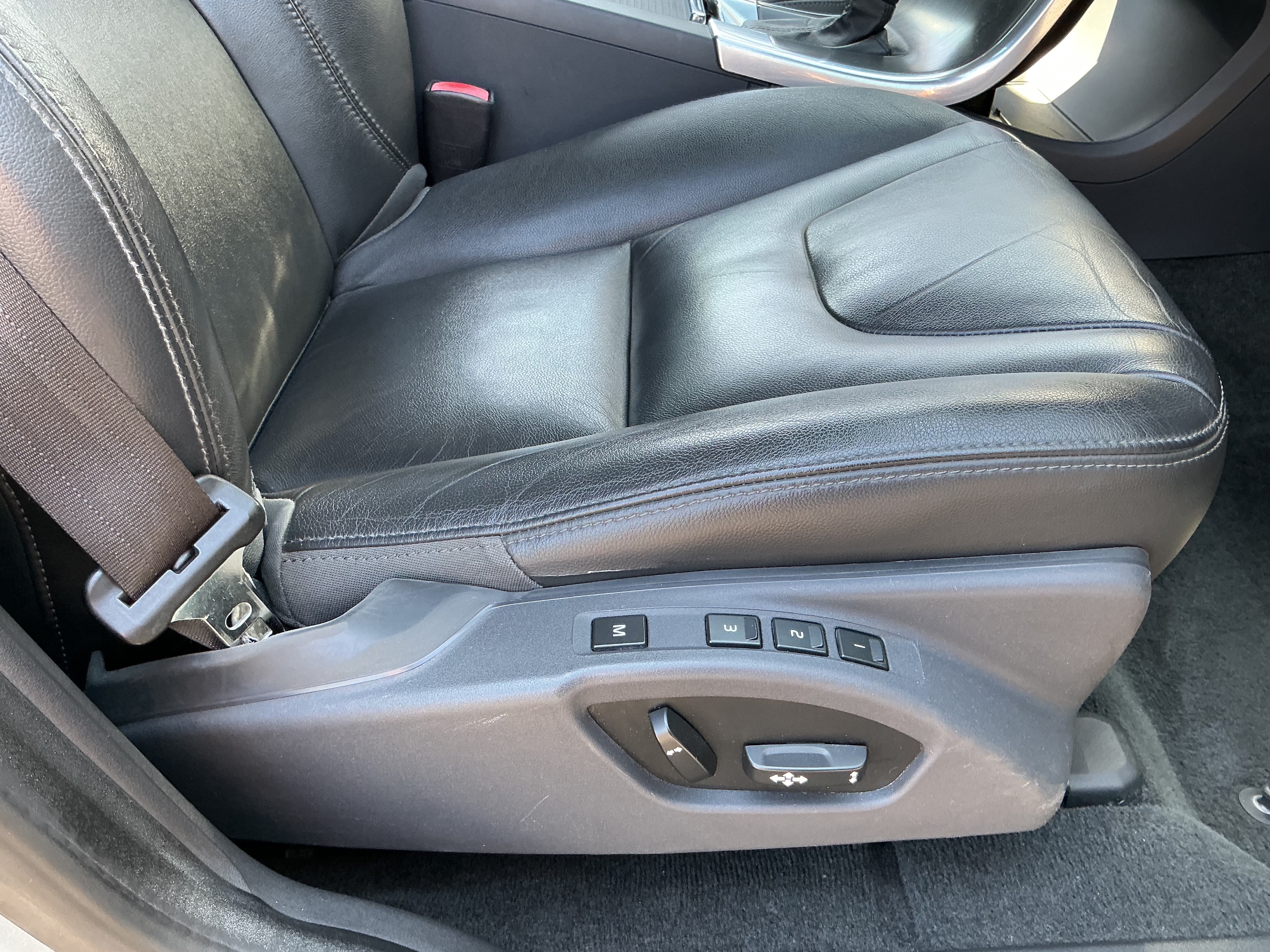 2014 14 VOLVO XC60