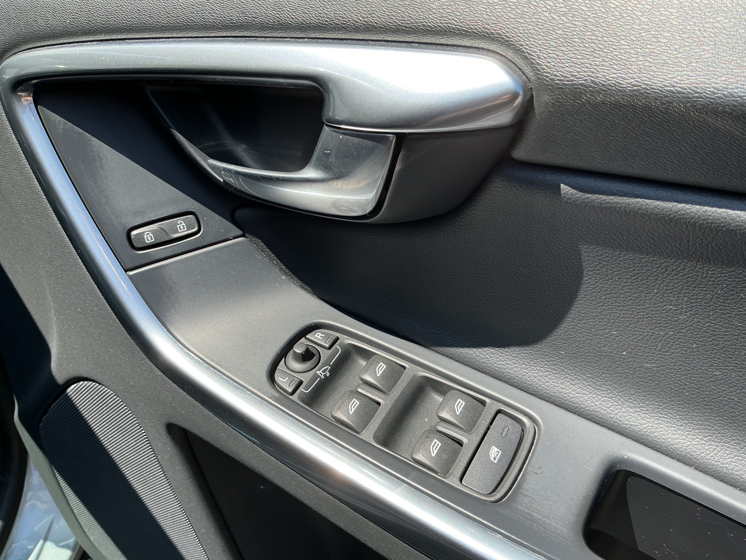 2014 14 VOLVO XC60