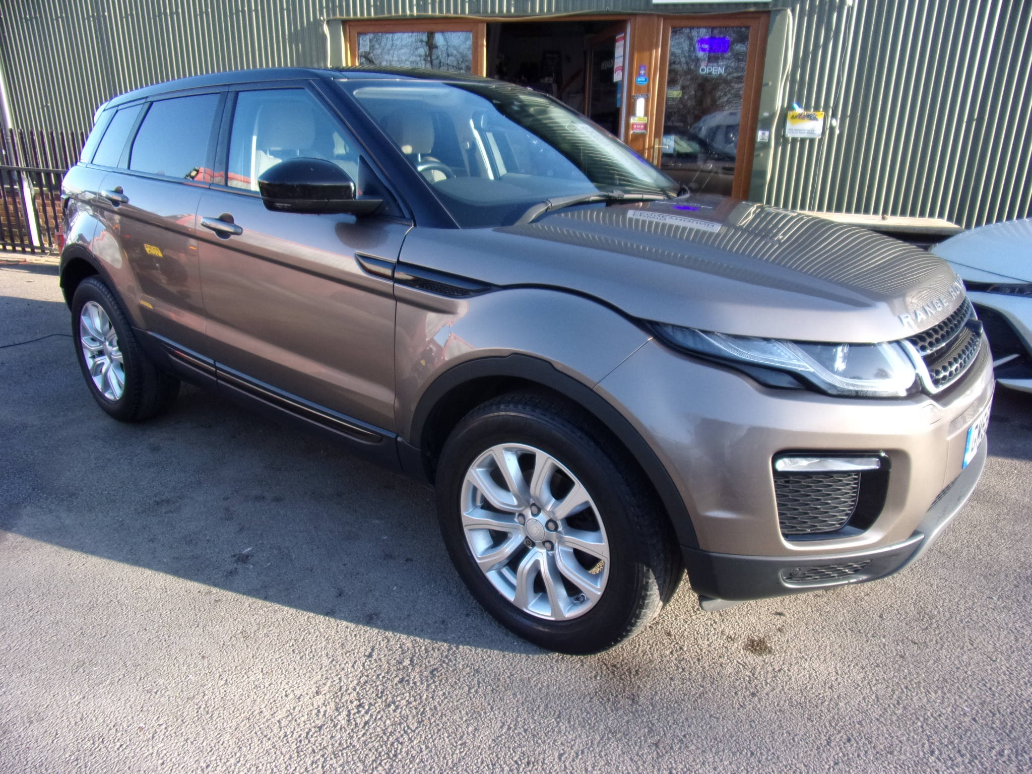 Land Rover Range Rover Evoque 2.0 eD4 SE Tech 5dr 2WD 2016