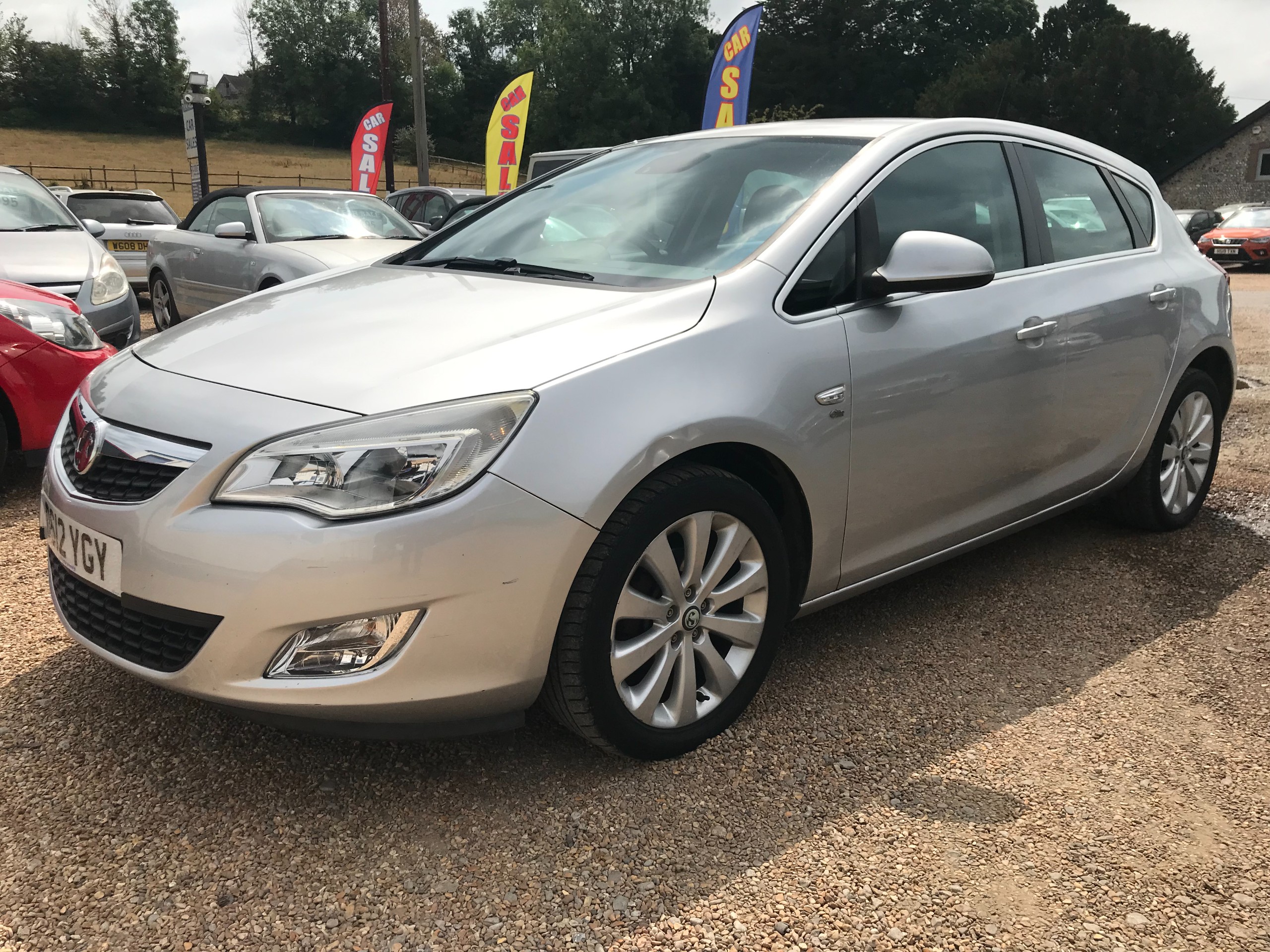 Vauxhall Astra 1.6 AUTO Elite. Petrol. Automatic. Leather 2012