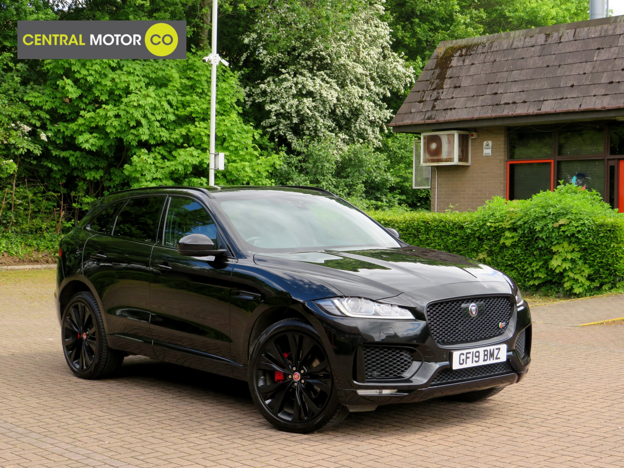 Jaguar F-Pace