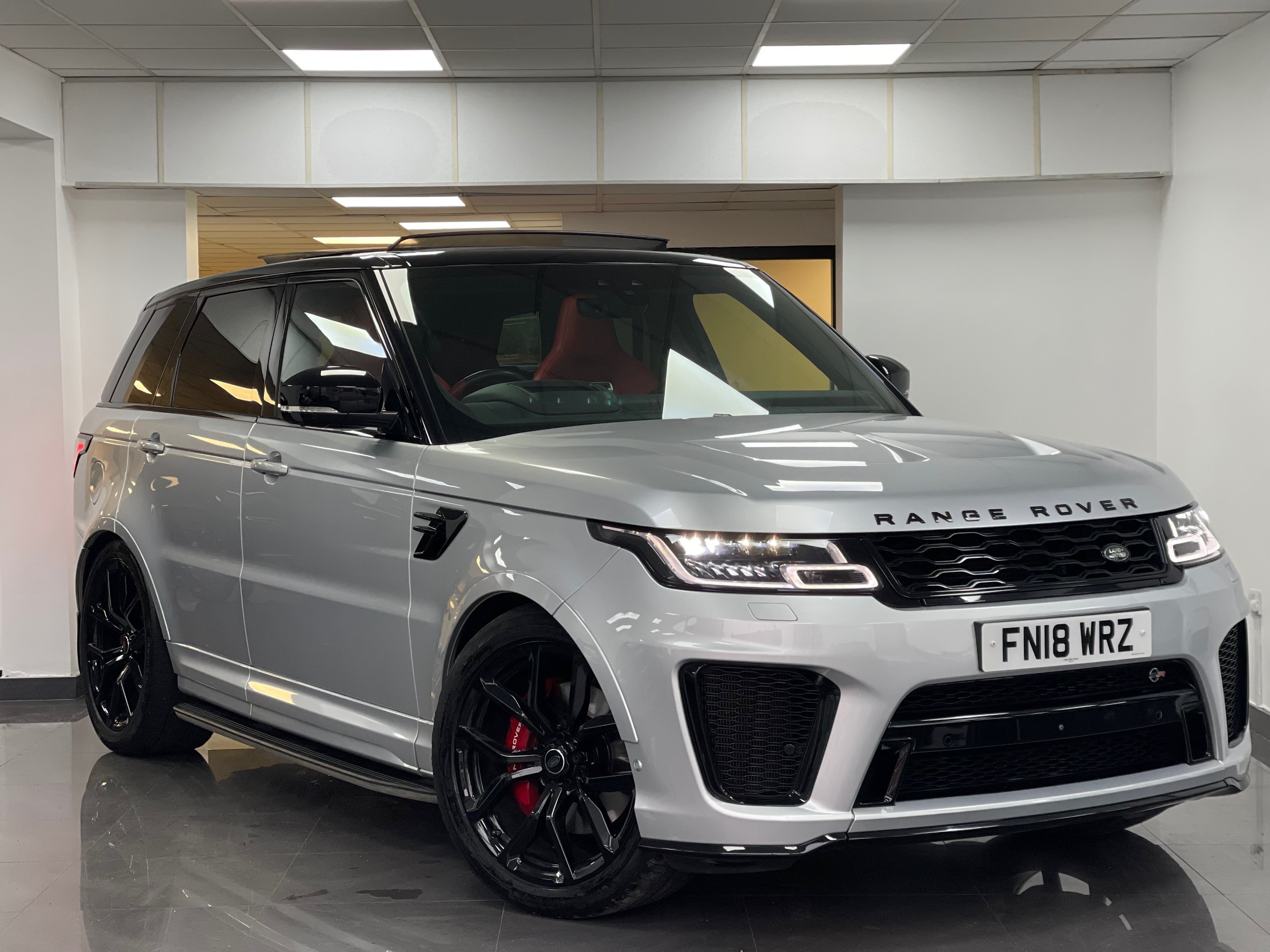 Land Rover Range Rover Sport SVR 5-Door 2018