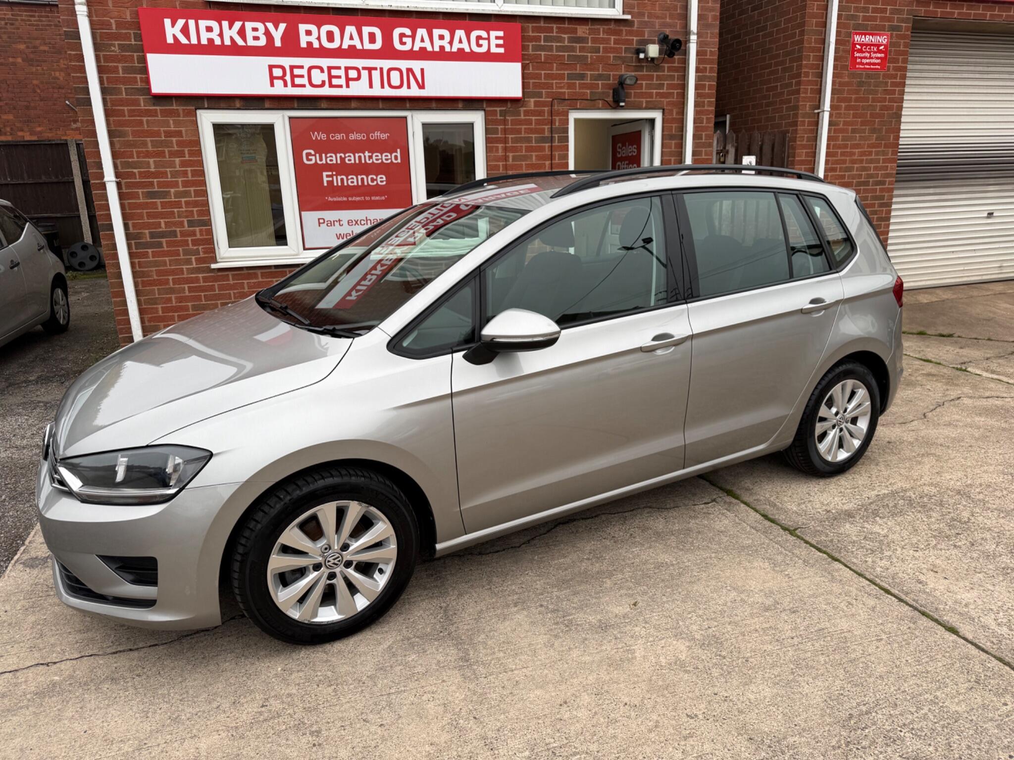 Volkswagen Golf Sv