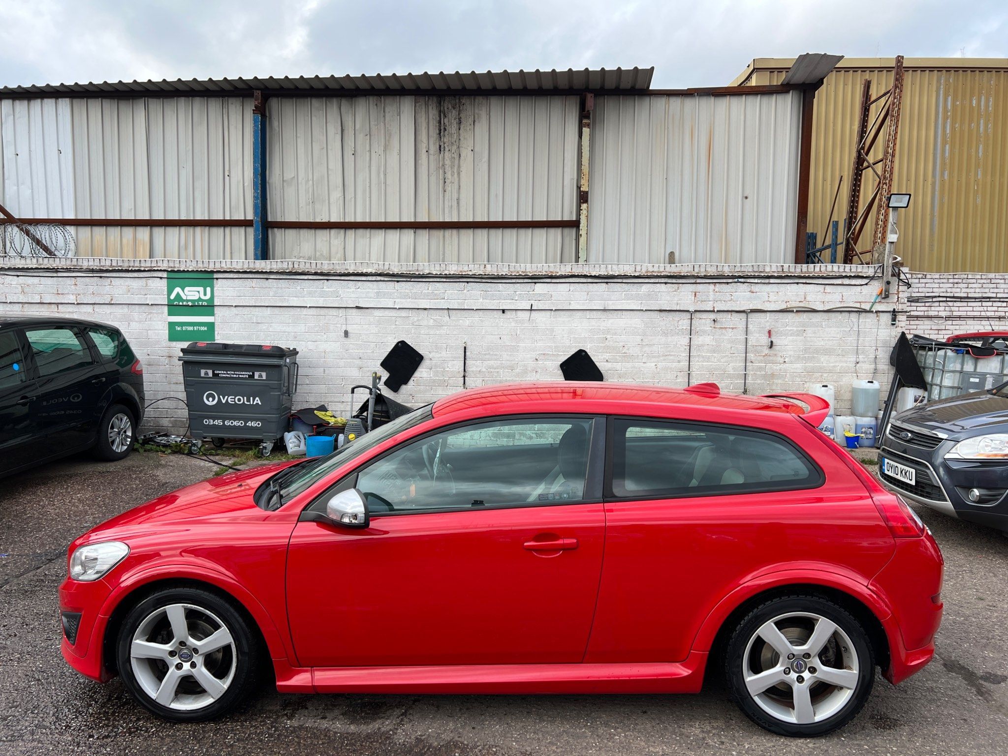 Volvo C30 D2 R-DESIGN 3-Door 2011
