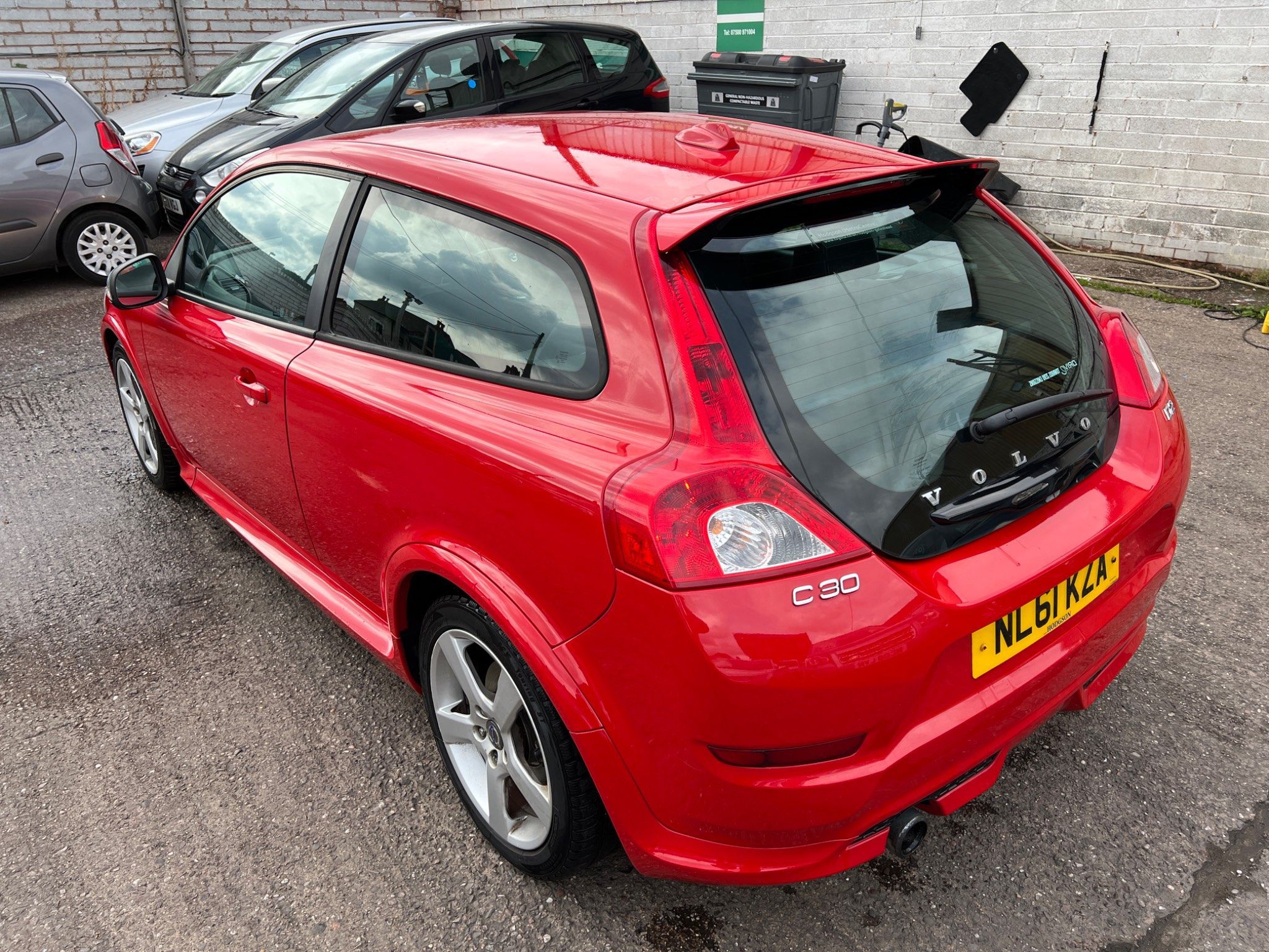 Volvo C30 D2 R-DESIGN 3-Door 2011