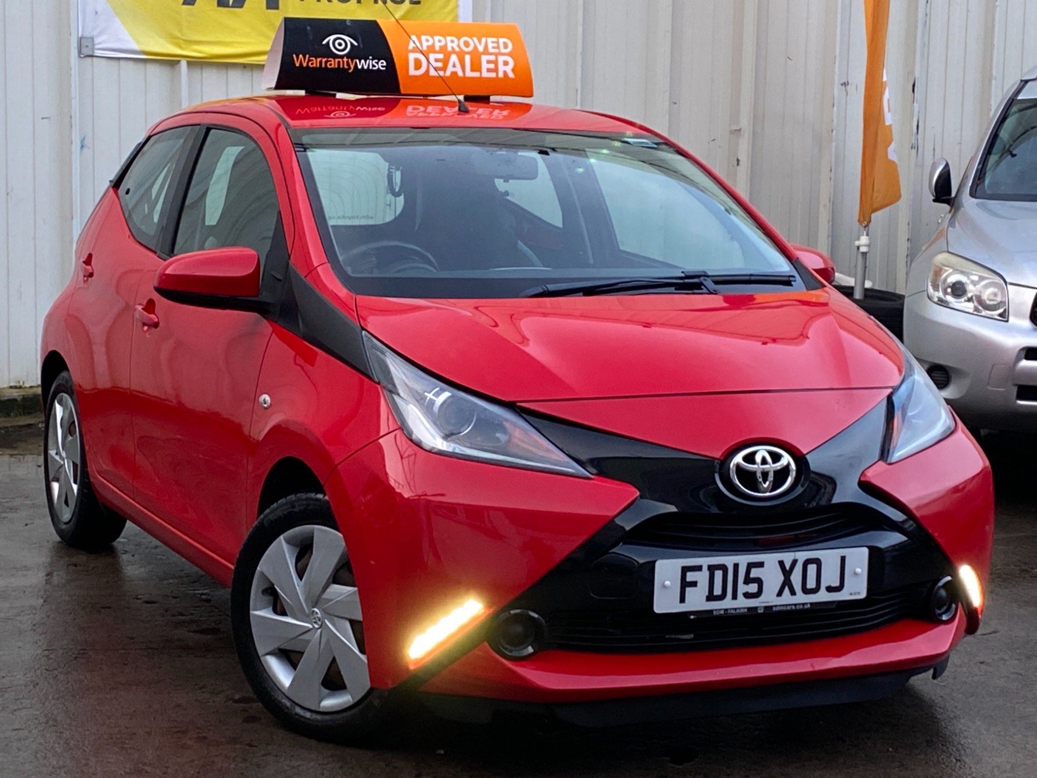 Toyota Aygo VVT-I X-PLAY X-SHIFT 5-Door 2015