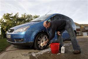 Rich drivers have dirtier cars