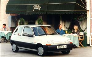 Paris to ban old cars