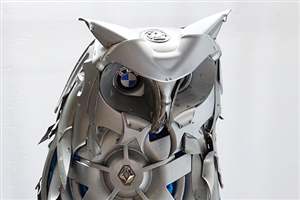 Hubcap animal sculptures