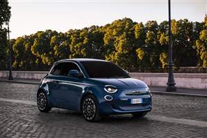 Fiat 500 nets Red Dot gong