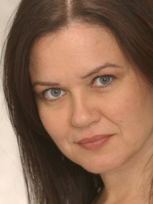 Carolyn Farr