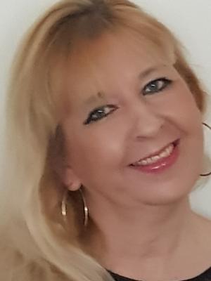 Lisa Loops (passport Surname Burridge )