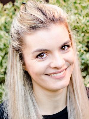 Lizzie Parry