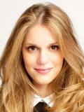 Caroline De Moraes