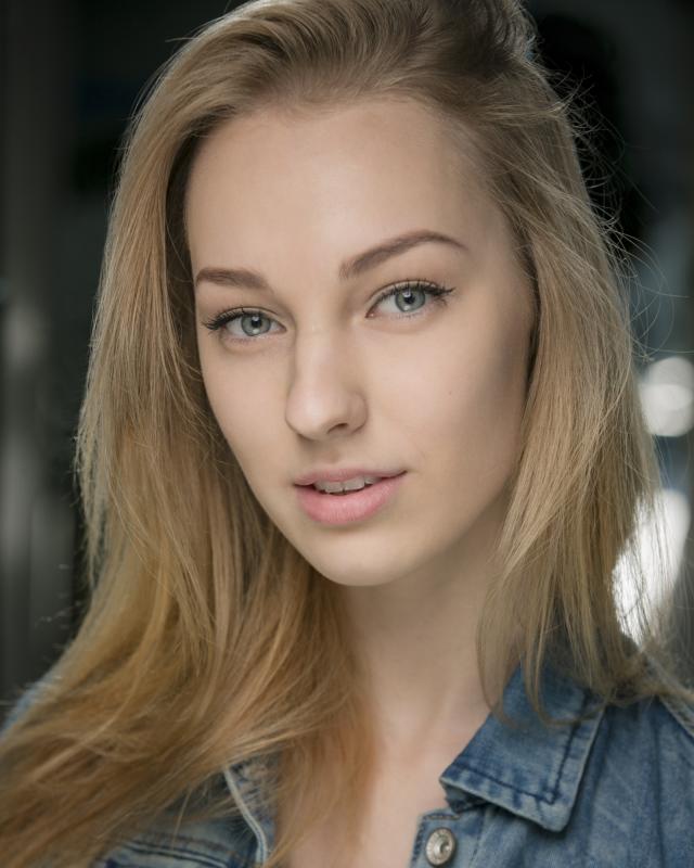 Annabel Taylor, Actor, London, UK