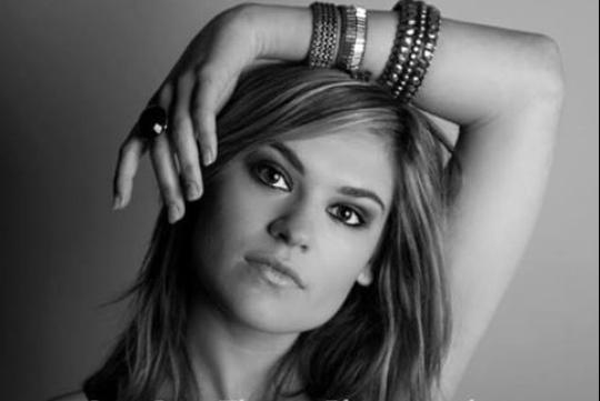 Sophie Sophie, Singer, Hampshire