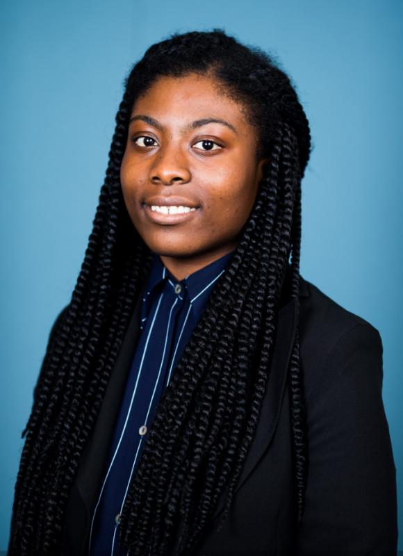 Dee Deë, Extra, England