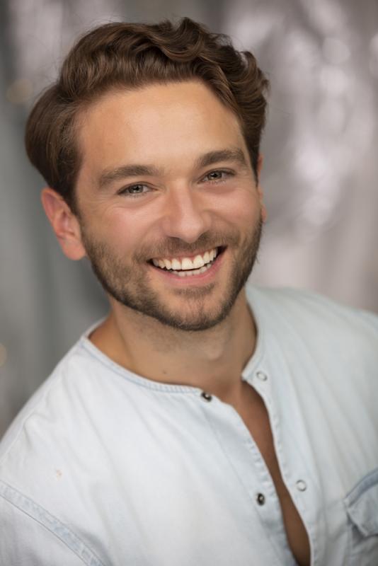 Louis James [Profiles] • Instagram, Twitter, TikTok Foller