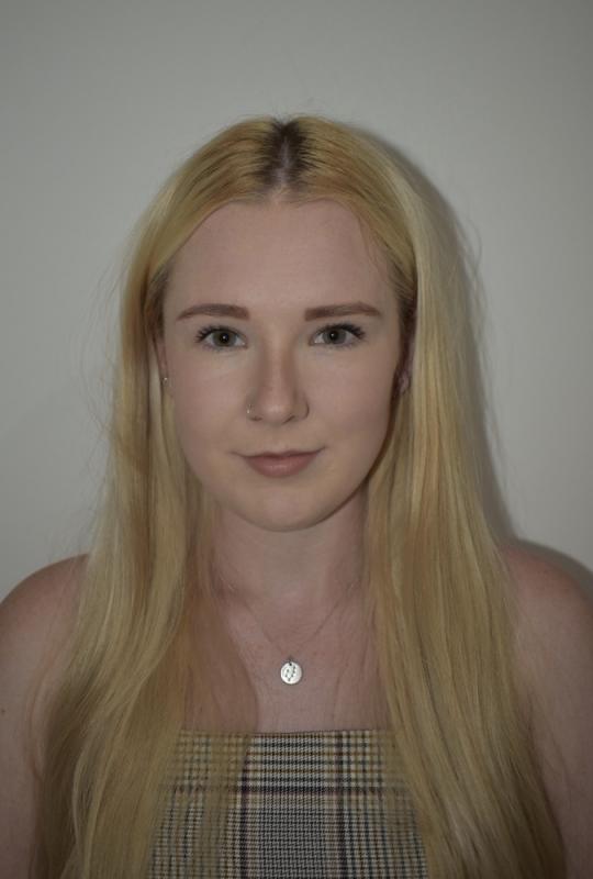 Olivia James, Extra, England