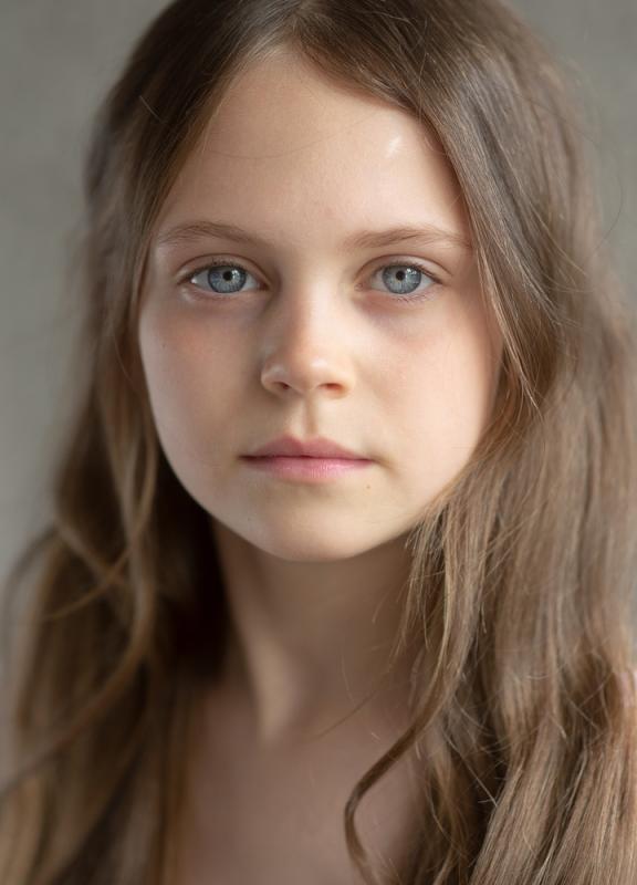 Lily Hanna, Actor, England