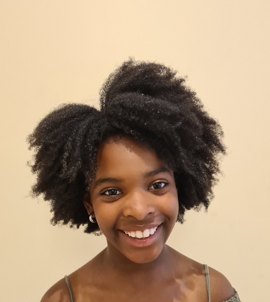 Aurora Hawthorne, Actor, England