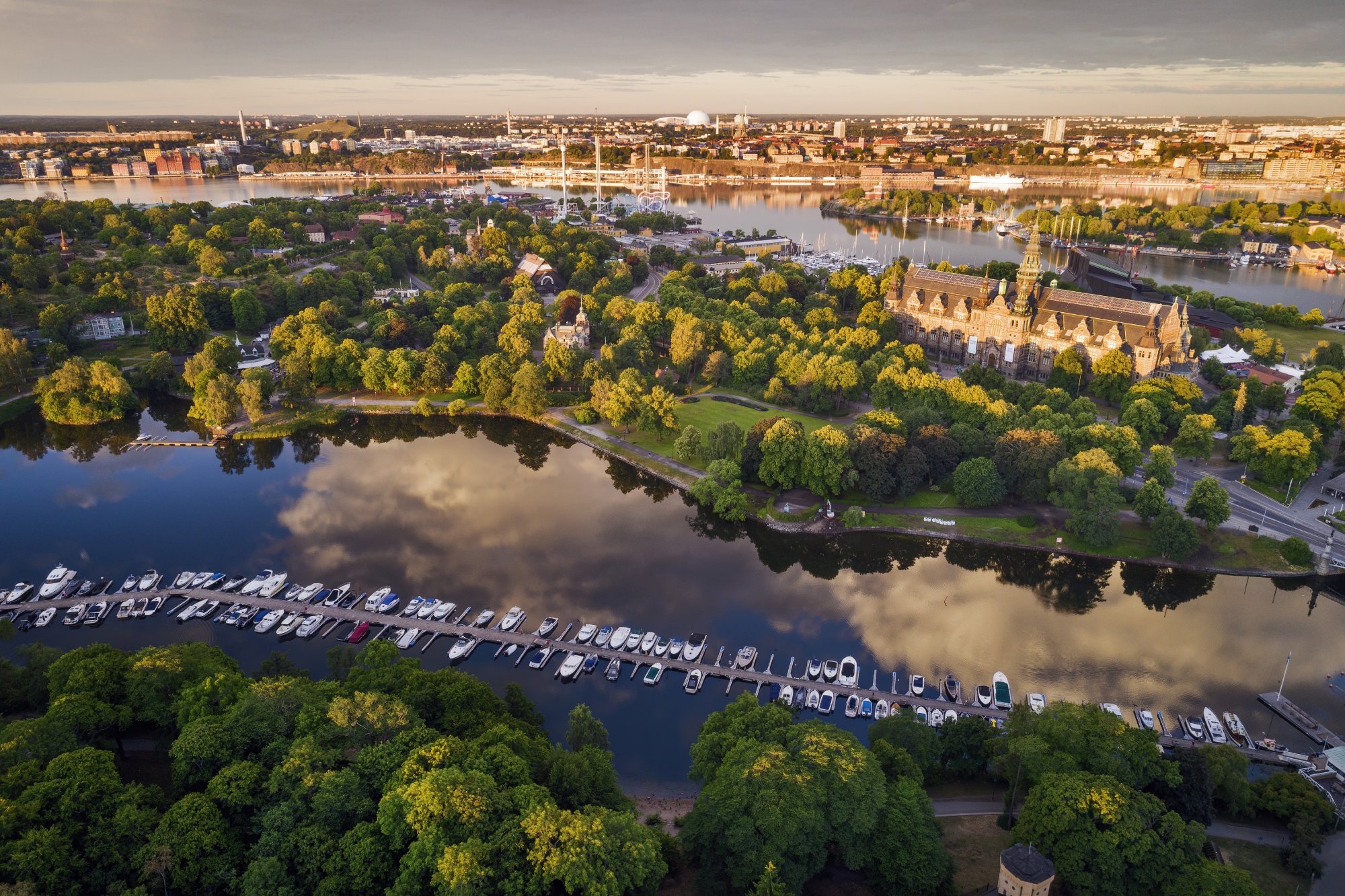 Flygbild över Stockholm och Djurgården.