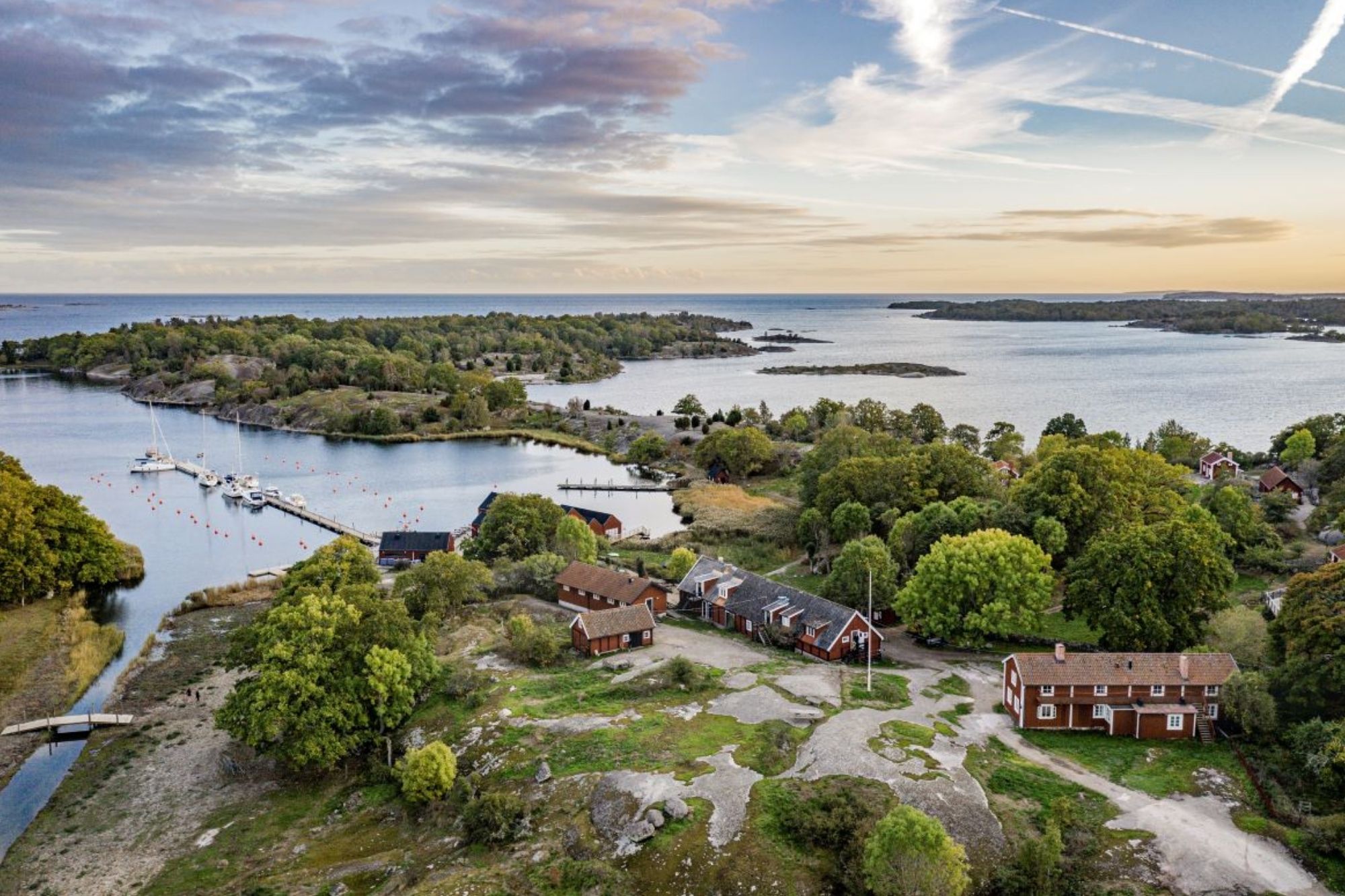 Tjärö-ö-blekinge-boende-restaurang-café-gästbrygga-skärgård-blekinge-järnavik-tjäröbåten.jpg