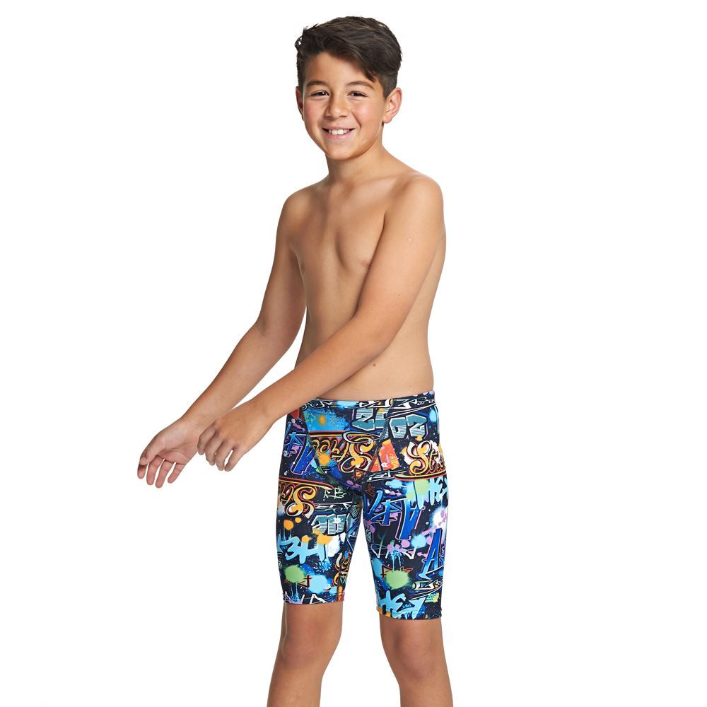Boys Shorts Age 15 Your little all-star will love the complete line of boys' athletics shorts at Kohl's, including many styles of boys' Nike shorts. And when he needs to go from the court to the classroom, our line of boys' khaki shorts steps up to the plate.